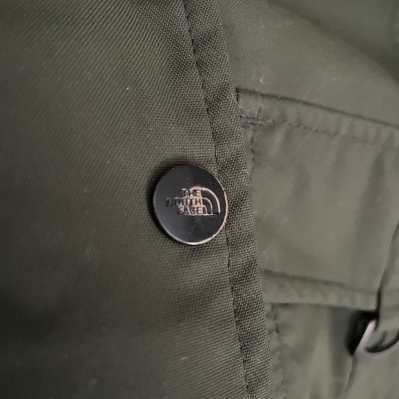The North Face Parka - Picture 8 of 8